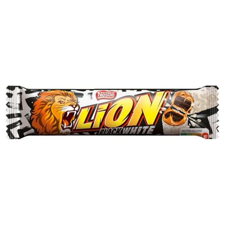 Lion Black & White tyčinka s oblátkou s náplňou s príchuťou brownies, karamelovou náplňou a chrumkami 42g