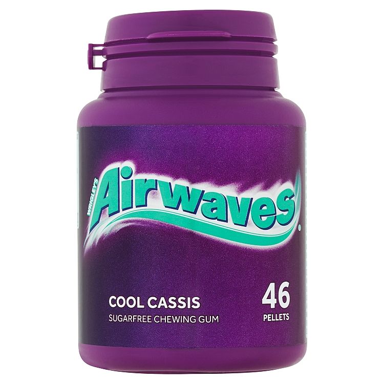 Wrigley's Airwaves Cool Cassis žuvačka bez cukru s príchuťou mentolu a čiernej ríbezle 46 ks 64 g
